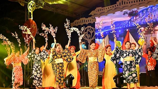 « Le 17e échange culturel  entre Hoi An et le Japon »  et le festival de la soie, la brocatelle du Vietnam et du Monde, 2019