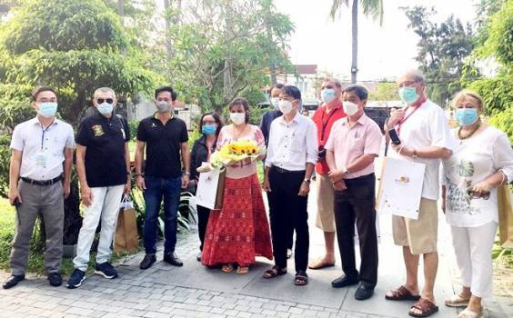 COVID-19 quarantined Romanian tourist thanks Vietnam for assistance