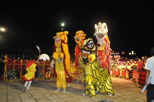 Ancient town’s mid-autumn festival named intangible heritage