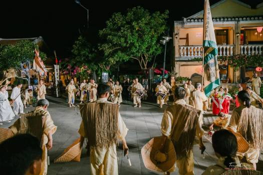 Đoàn nghệ thuật dân gian Hong-Seong Folklore Performing, Hàn Quốc biểu diễn tại Hội An