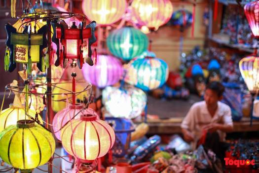 Làng nghề lồng đèn hơn 400 năm tuổi ở Hội An tất bật vào vụ Trung thu