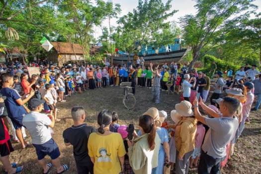 Nhiều hoạt động phong phú, đặc sắc tại phiên Chợ...