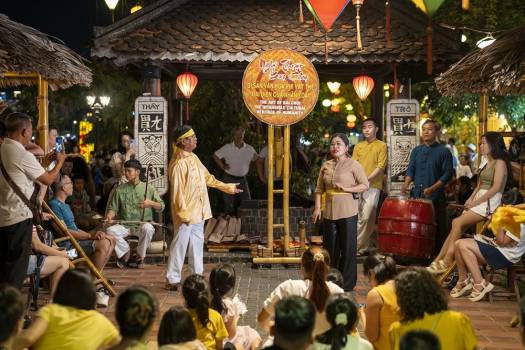 Bền bỉ giữ nhịp di sản Bài chòi nơi phố cổ