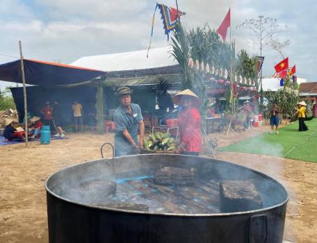 Rộn ràng ngày hội bắp nếp Cẩm Nam