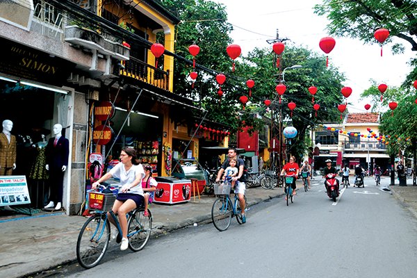 Báo quốc tế lý giải tại sao Hội An là điểm thu hút đi xe đạp hàng đầu thế  giới  Sài Gòn Tiếp Thị