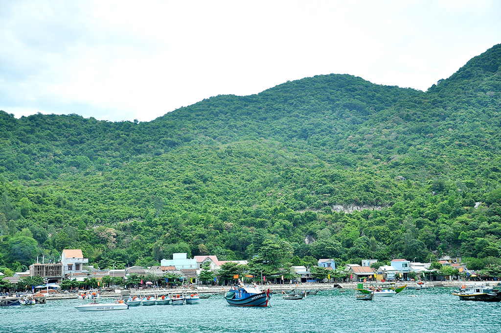 quang nam buoc tren con duong di san 03