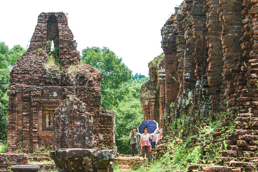 quang nam buoc tren con duong di san 07