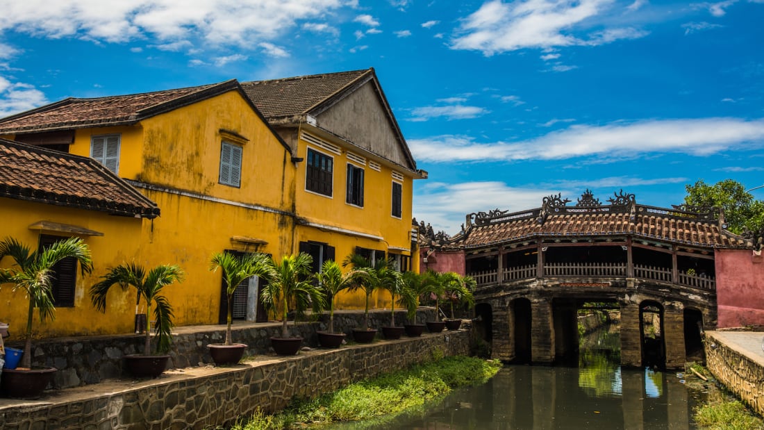 http //cdn cnn com/cnnnext/dam/assets/190614105700 japanese bridge hoi an