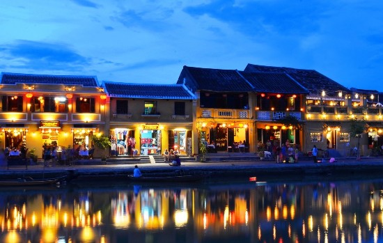 hoai river with sparkling beauty at night