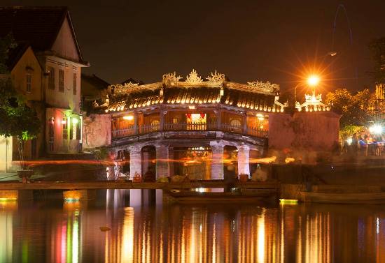 japanese bridge is remarkble at night