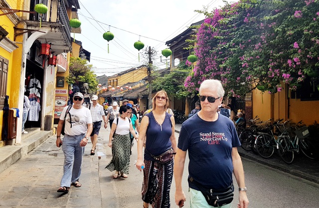 Door Eyes in Hoi An - The Mystery of an Ancient Town in Vietnam