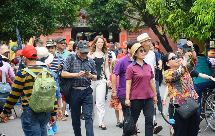 du khach tap nap tham quan pho co hoi an sau noi lo dich covid 19 10