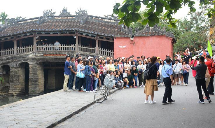 du khach tap nap tham quan pho co hoi an sau noi lo dich covid 19 7