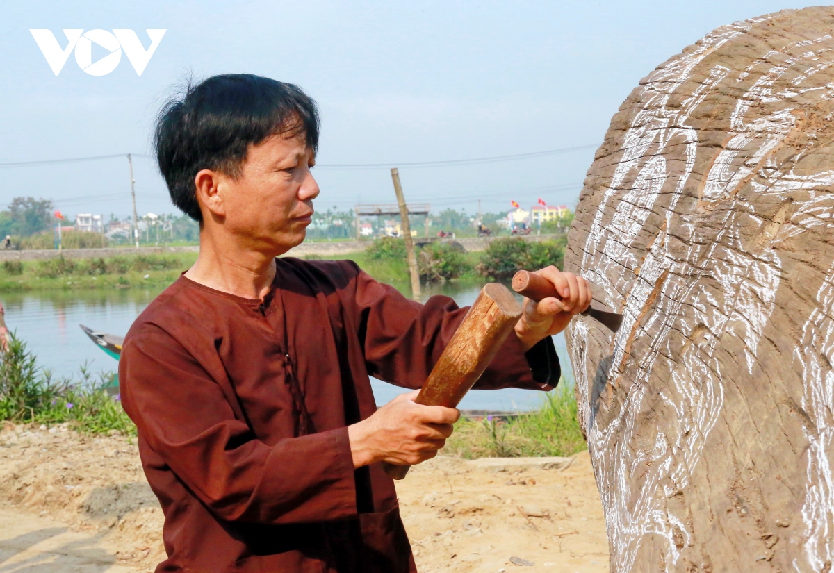 nghe nhan huynh suong trinh dien nghe moc