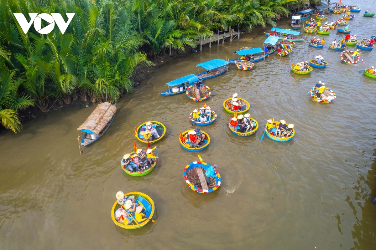 cach trung tam pho co hoi an