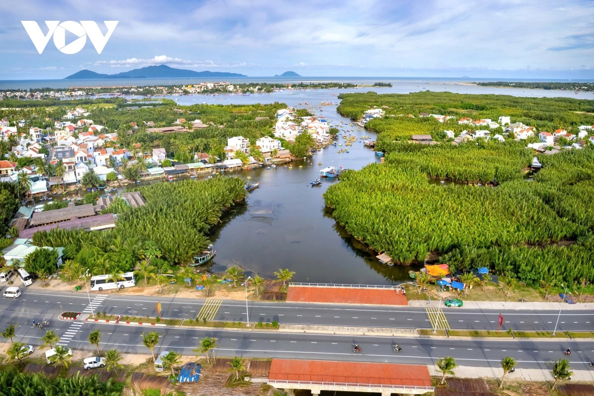 moi day tap chi forbes cua my xep cam thanh phuong hoi an dong tp da nang o vi tri thu 20 trong top