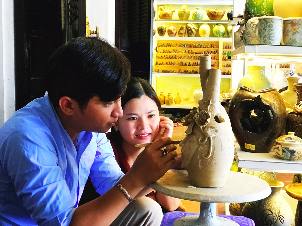 gom 2 vo chong lam sang tac lpkl